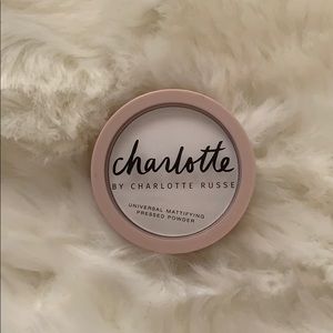 Universal Mattifying Powder by Charlotte Russe ✨